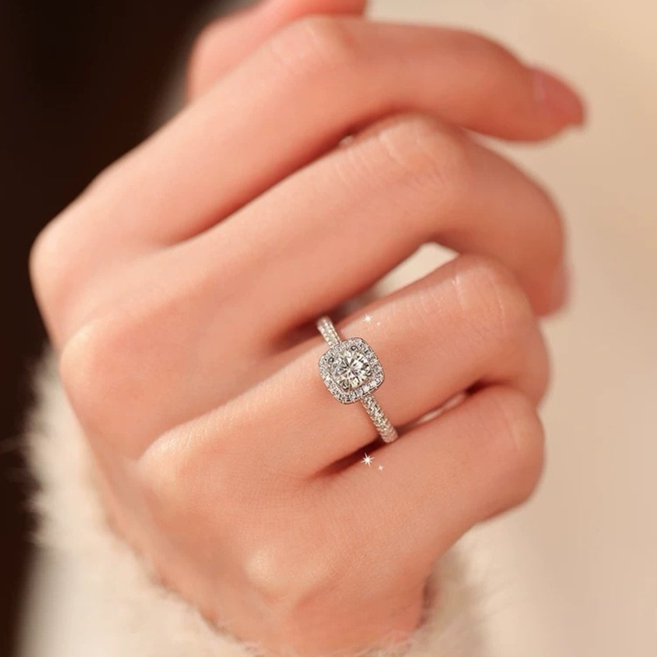 0.5/1 Carat Sparkling Moissanite Ring, 925 Silver
